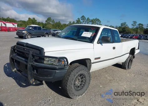 1996 Dodge Ram 2500 из США, поврежденный, VIN 3B7KF23C9TM103363